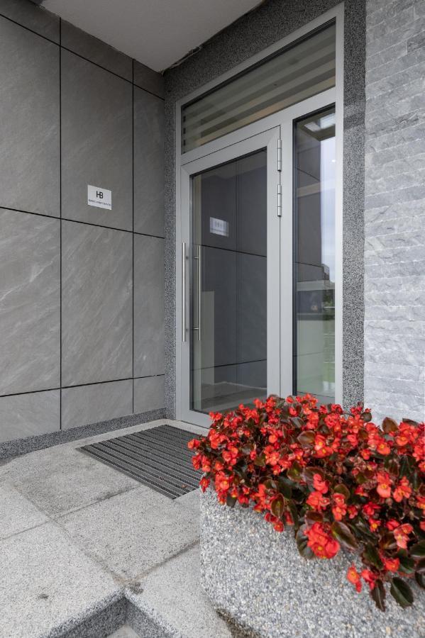 Basis Apartments - Adults Only Kyiv Exterior photo